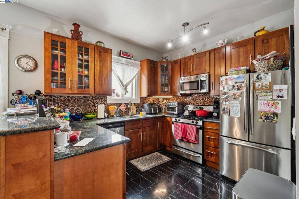 Alameda, CA 94501,915 Lincoln Ave