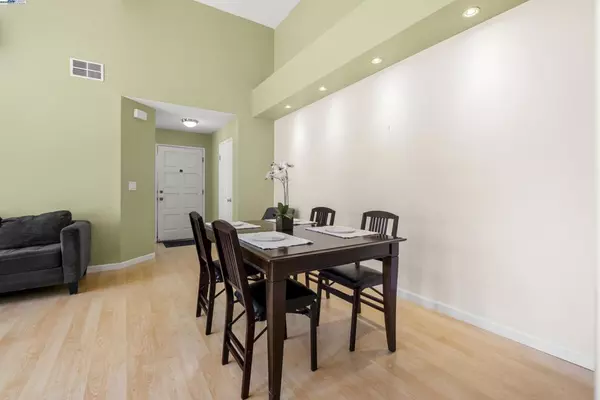 Hayward, CA 94542,2437 Sebastopol Ln #3