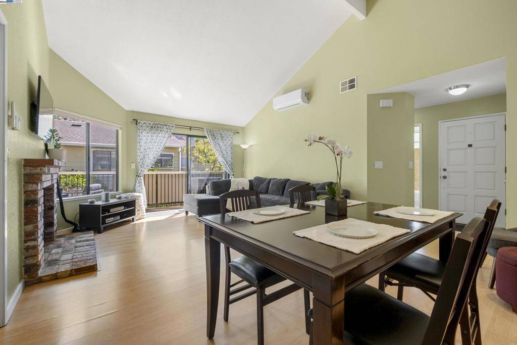 Hayward, CA 94542,2437 Sebastopol Ln #3