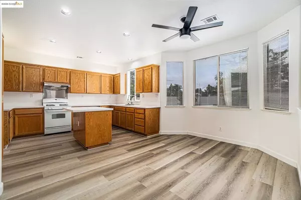 Antioch, CA 94531,5032 Apache Ct