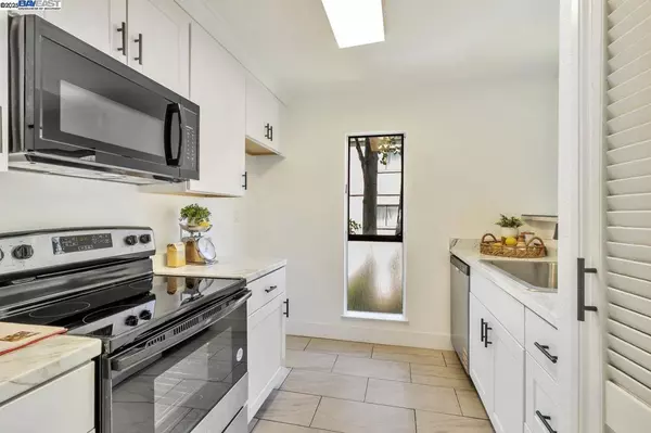 San Pablo, CA 94806,2021 Market Ave #211