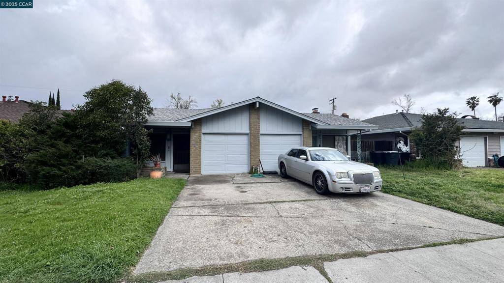 1049 Clinton Rd, Sacramento, CA 95825