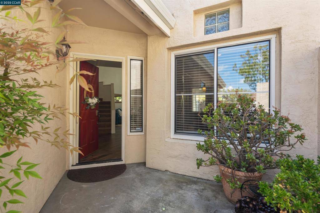 San Ramon, CA 94582,6178 Lakeview Cir