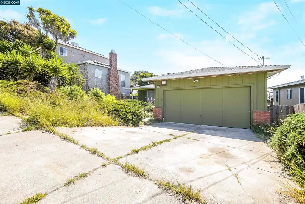 Richmond, CA 94804-5206,5648 Burlingame Ave