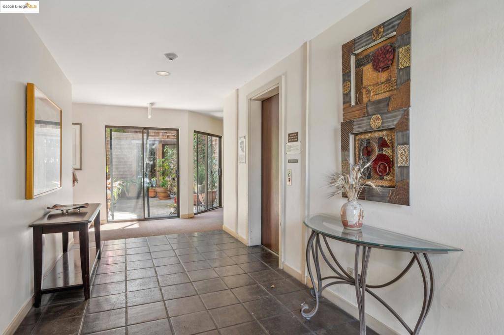 Oakland, CA 94610,742 Wesley Way #3E