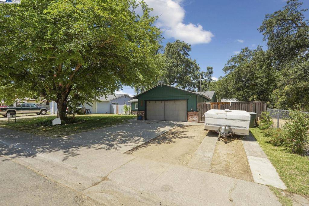 Carmichael, CA 95608,5913 Woodleigh Dr