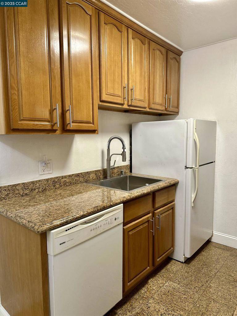 San Bruno, CA 94066,408 Boardwalk Ave #23