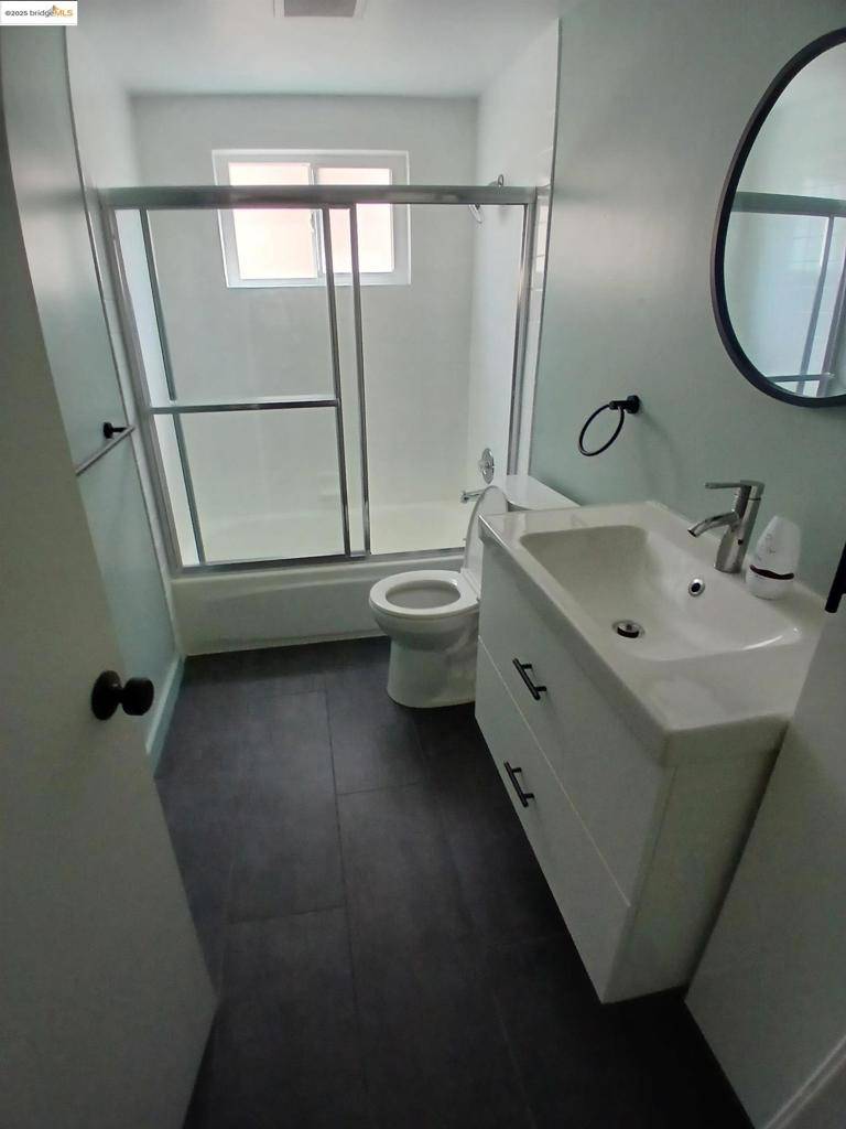 Oakland, CA 94602,1124 Hollywood Ave #3