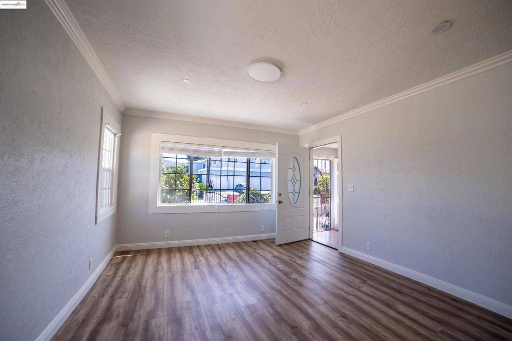 Oakland, CA 94619,3517 Allendale Ave