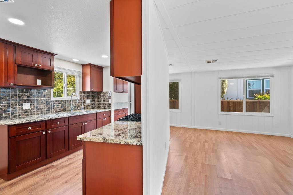 Union City, CA 94587,218 Hula Circle