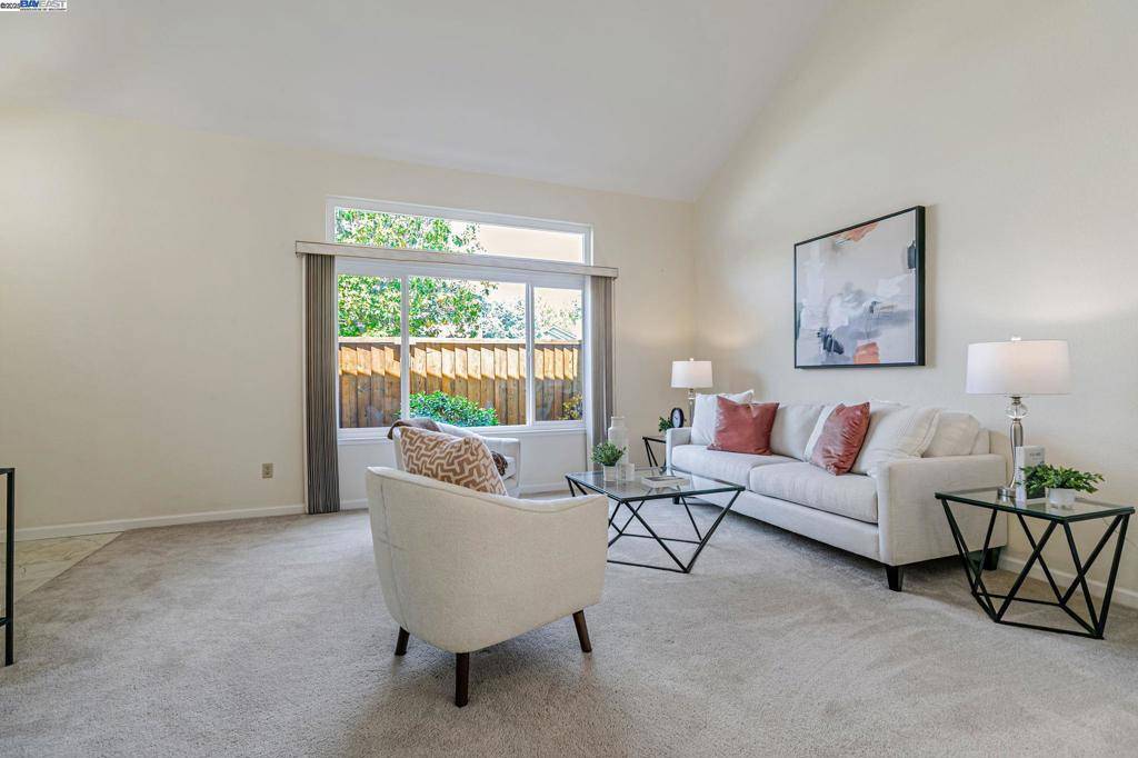 Fremont, CA 94538,42210 Live Oak Cir