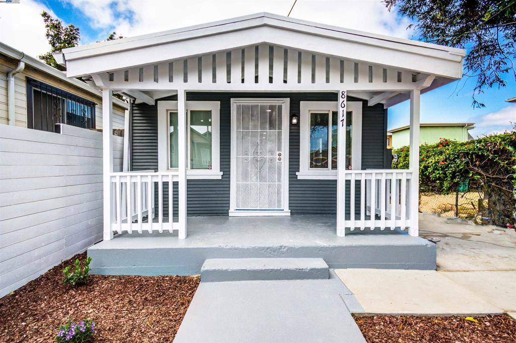 Oakland, CA 94621,8617 A St