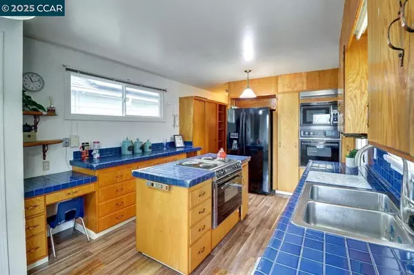 El Sobrante, CA 94803,810 Marin