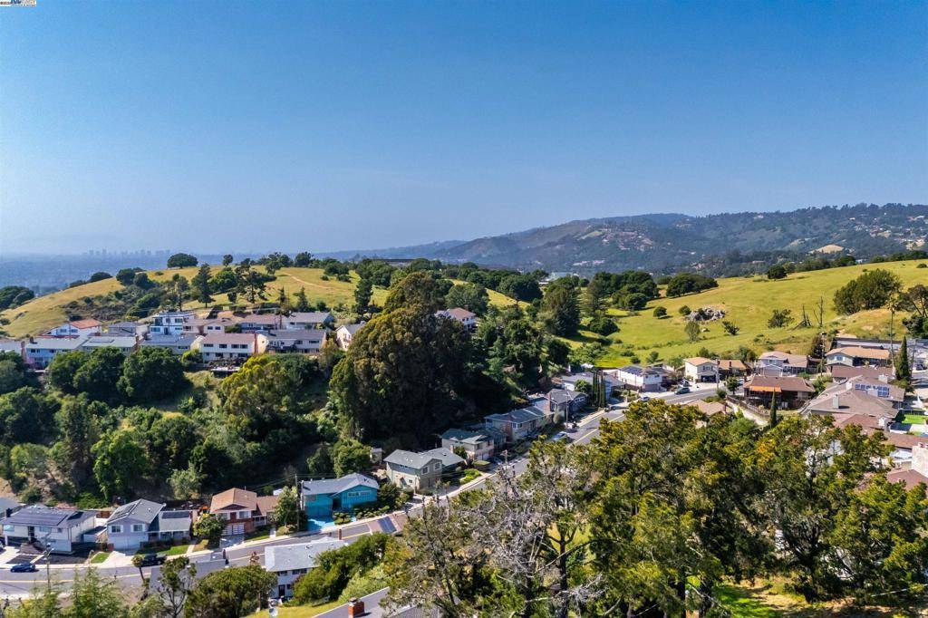 Oakland, CA 94605-5423,11021 OVERMOOR