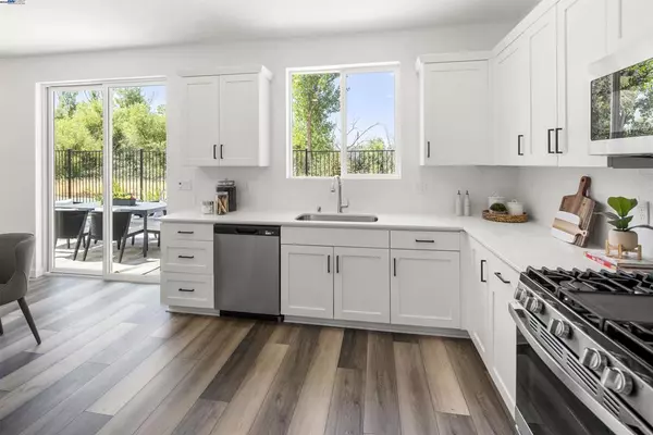 Galt, CA 95632,862 Pecan Tree Ln