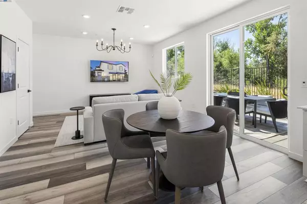 Galt, CA 95632,862 Pecan Tree Ln