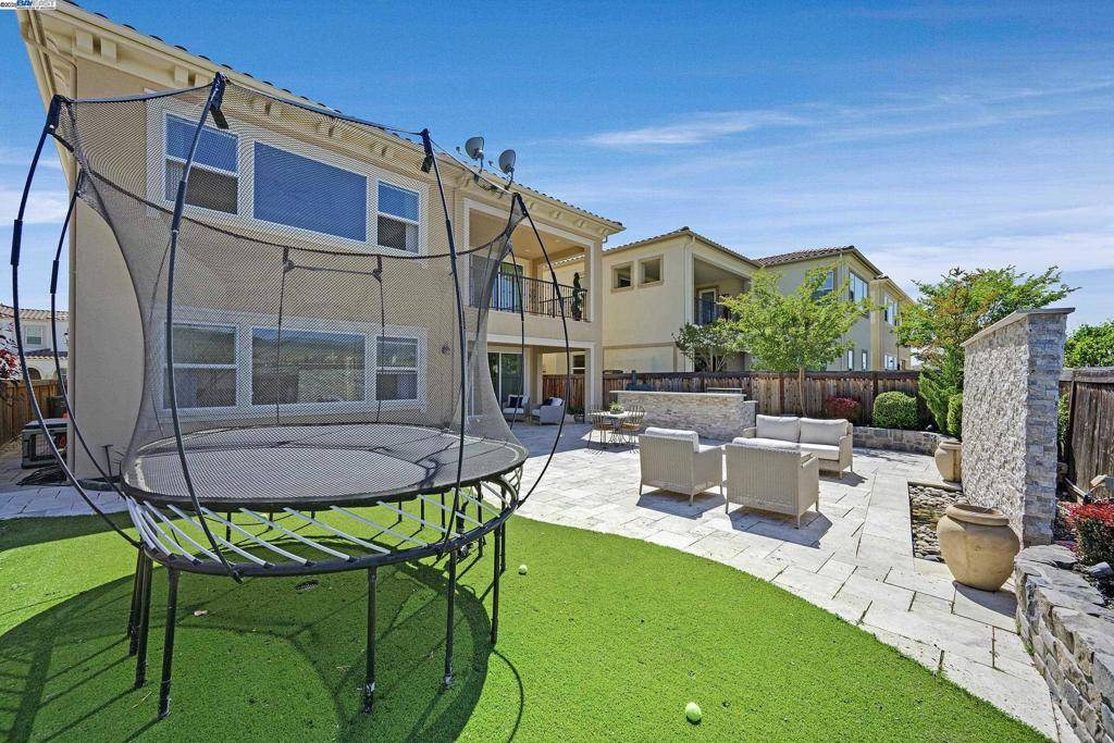 Danville, CA 94506,310 Oberland Ct