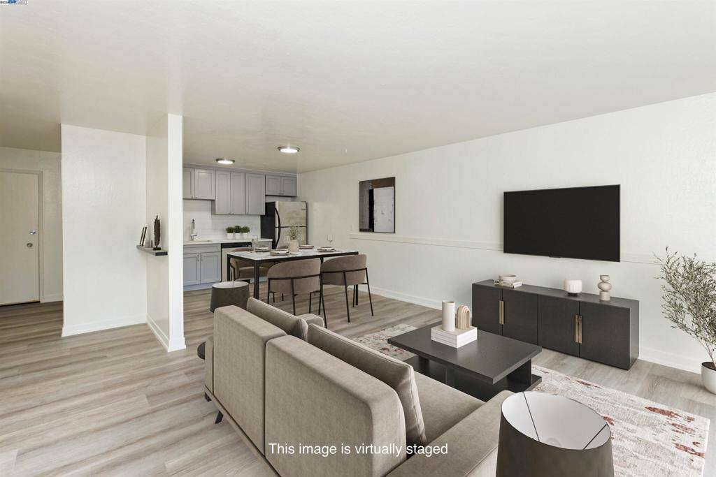 Oakland, CA 94610,425 Orange St #212