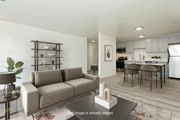 425 Orange St #212, Oakland, CA 94610