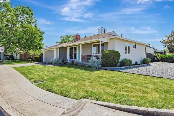 San Lorenzo, CA 94580,96 Paseo Grande
