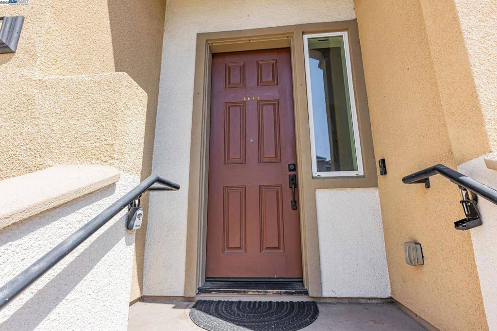 Newark, CA 94560,5681 Pandorea Terrace