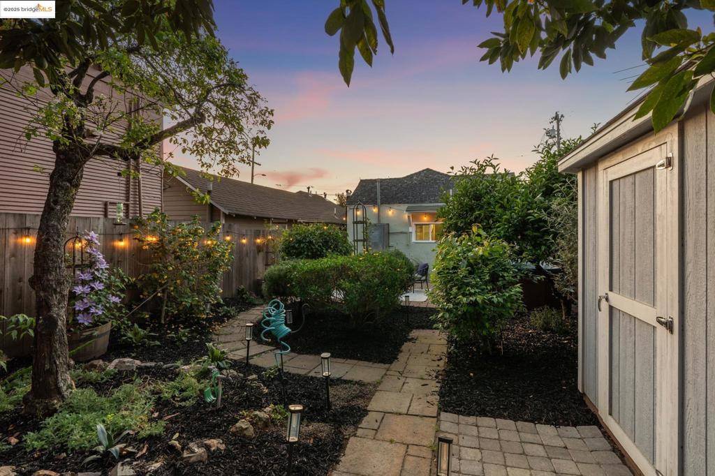 3226 Star Avenue, Oakland, CA 94619