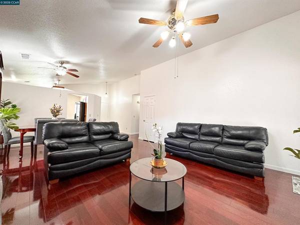 Stockton, CA 95210,5286 Barbados Cir