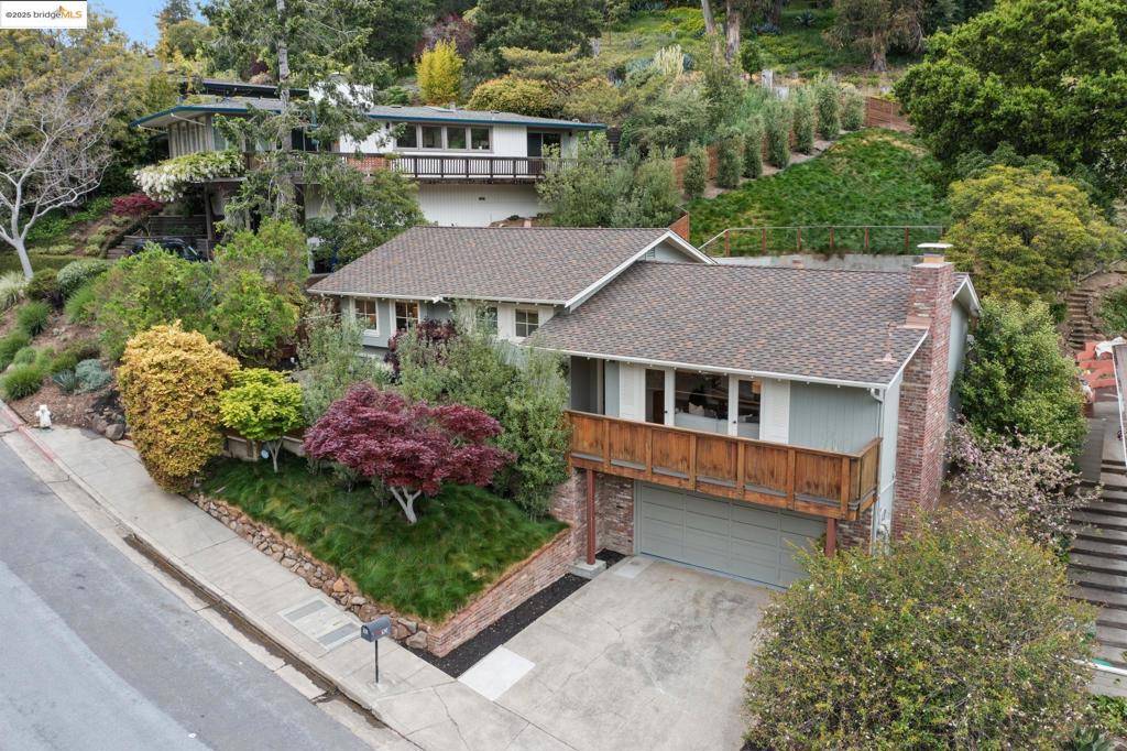 50 Calvert Ct, Piedmont, CA 94611