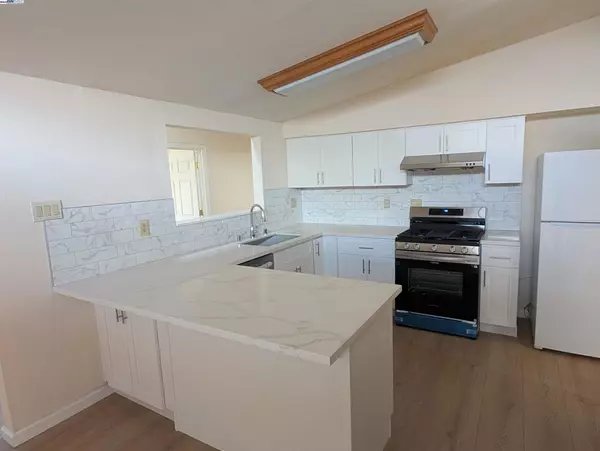 Hayward, CA 94545,27568 Gainesville Ave
