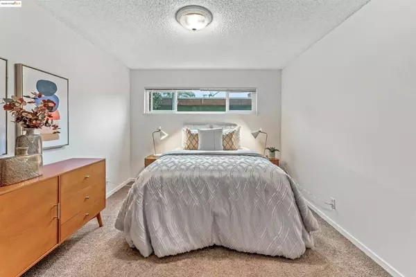 Piedmont, CA 94611,389 Somerset Rd