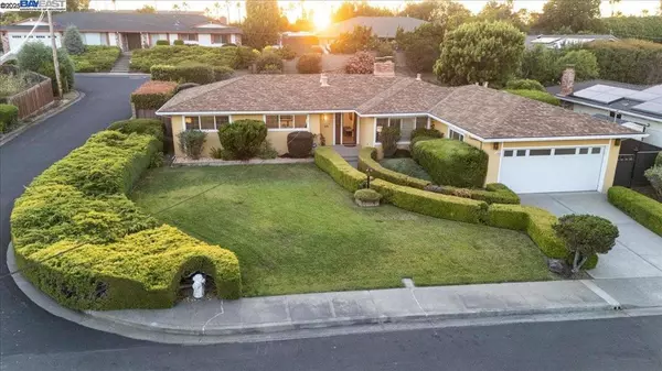 25631 Paul Ct, Hayward, CA 94541