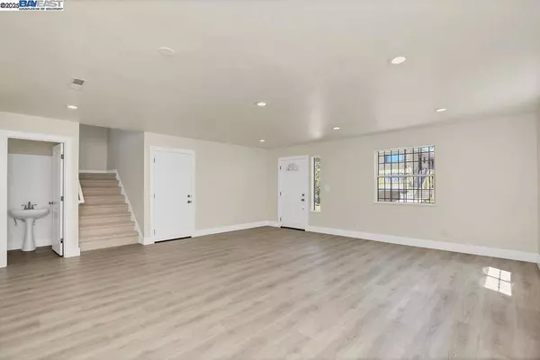 Oakland, CA 94601,3251 Hyde St