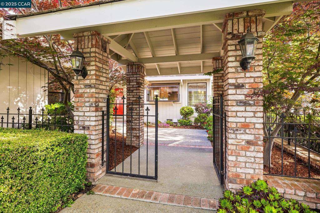 Danville, CA 94506,230 Live Oak Dr