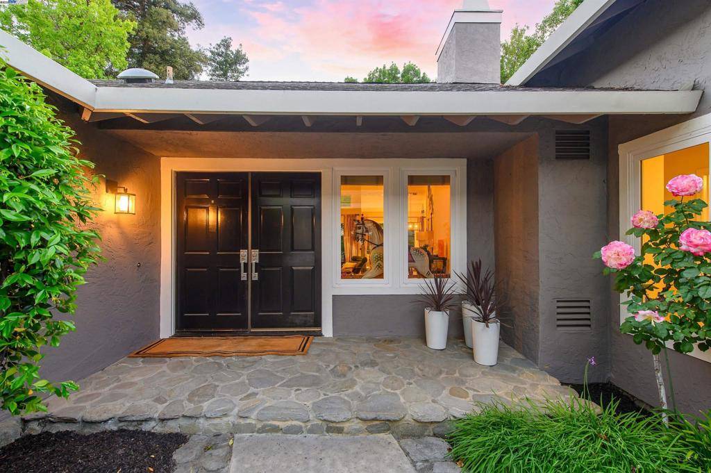 Pleasanton, CA 94566,5975 Via Del Cielo