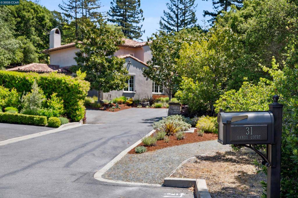 Orinda, CA 94563,31 Sandy Ct
