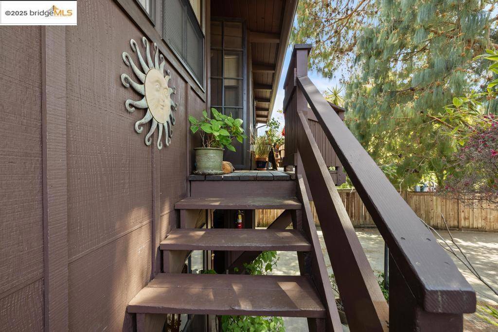 Berkeley, CA 94705,2915 Benvenue Ave #APT C