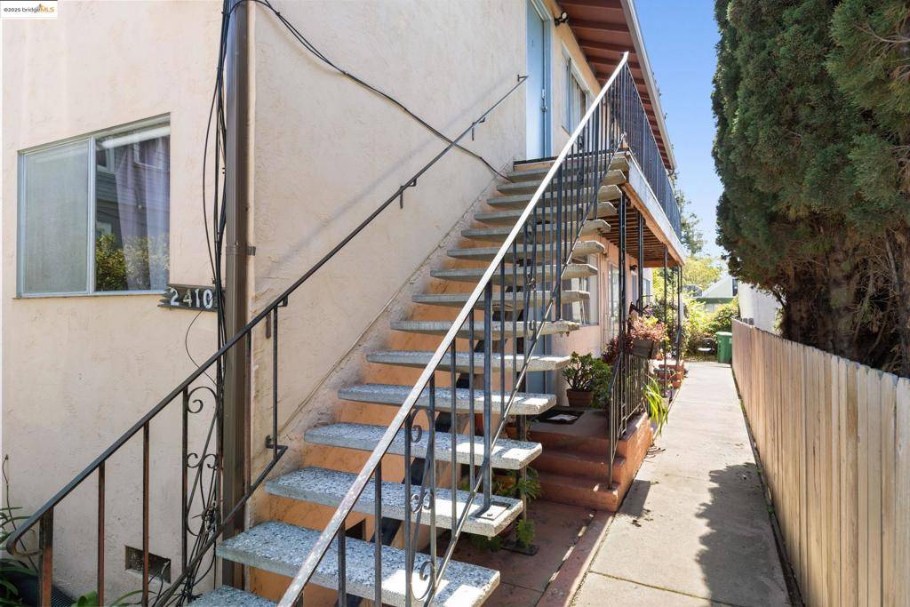 Berkeley, CA 94705,2410 Stuart St