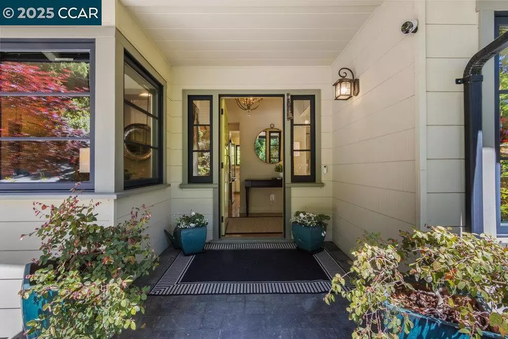 Orinda, CA 94563,40 Camino Don Miguel