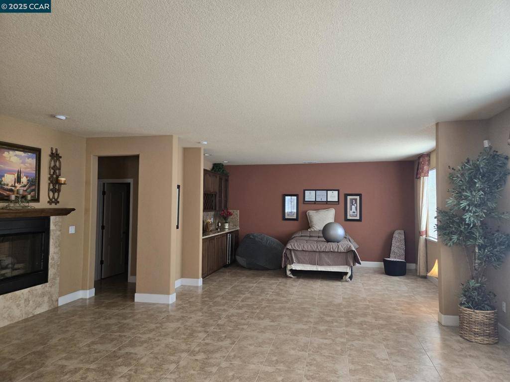 Oakley, CA 94561,505 Jane Lane