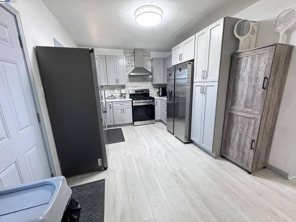 Oakland, CA 94610,867 Prospect Ave