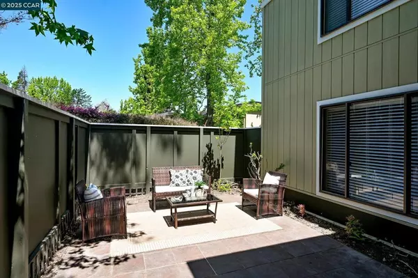 Walnut Creek, CA 94595,1116 Running Springs Rd #2