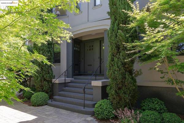 Oakland, CA 94609,4142 Manila AVE