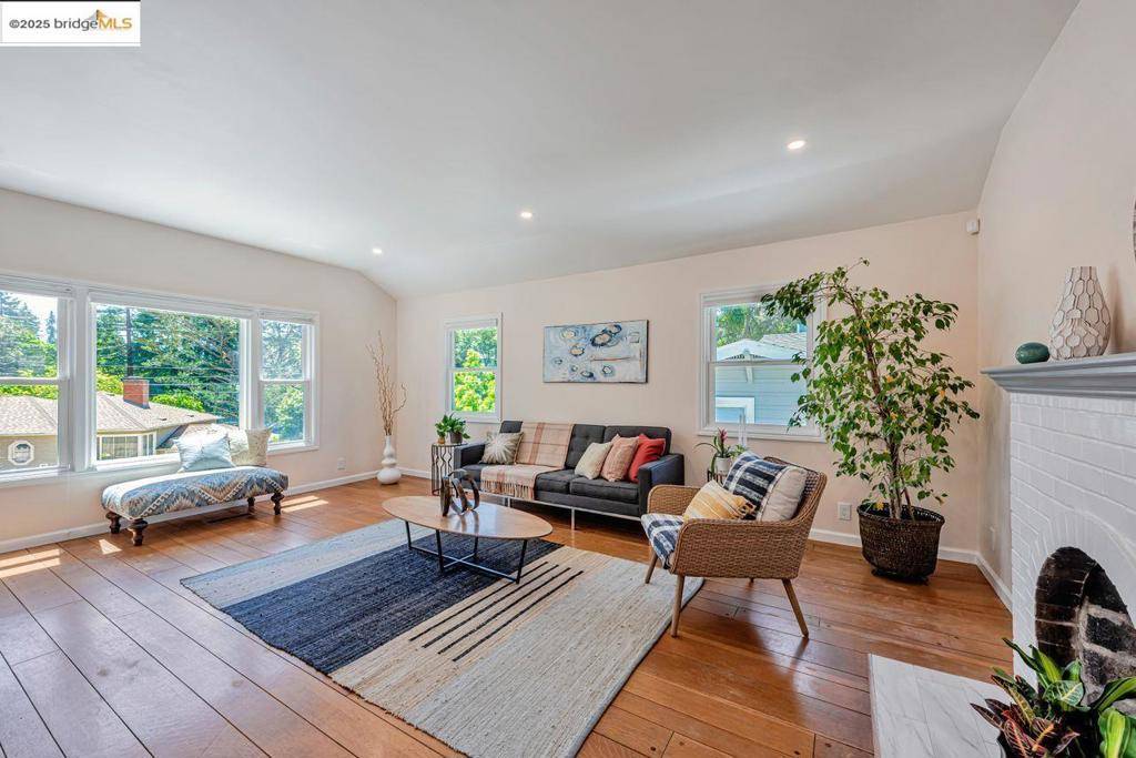 4373 Rettig Ave., Oakland, CA 94602-3511