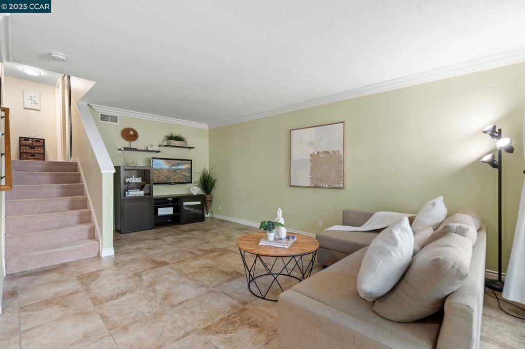 Walnut Creek, CA 94597-2854,2704 Oak Road #80