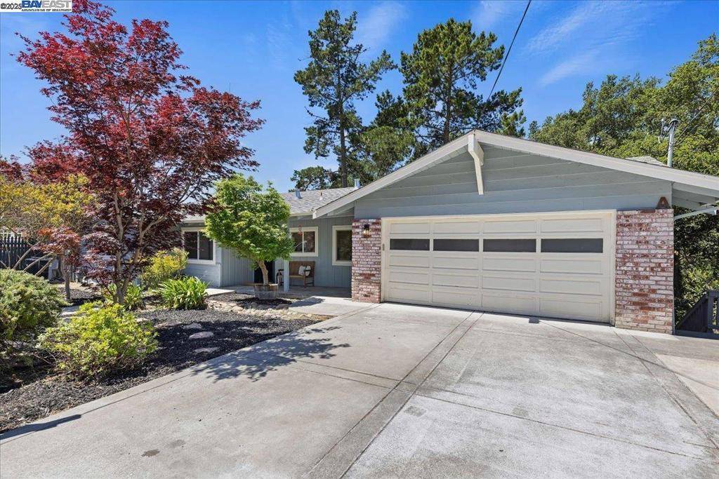 Orinda, CA 94563,21 Muth Dr