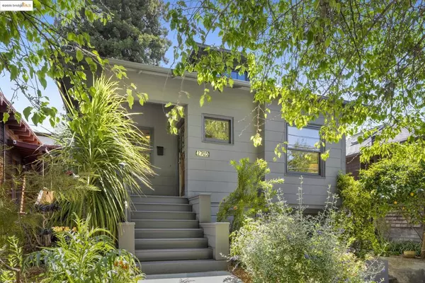 Berkeley, CA 94702,2705 Mathews St