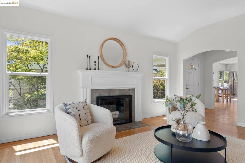 Oakland, CA 94618,131 Sonia St