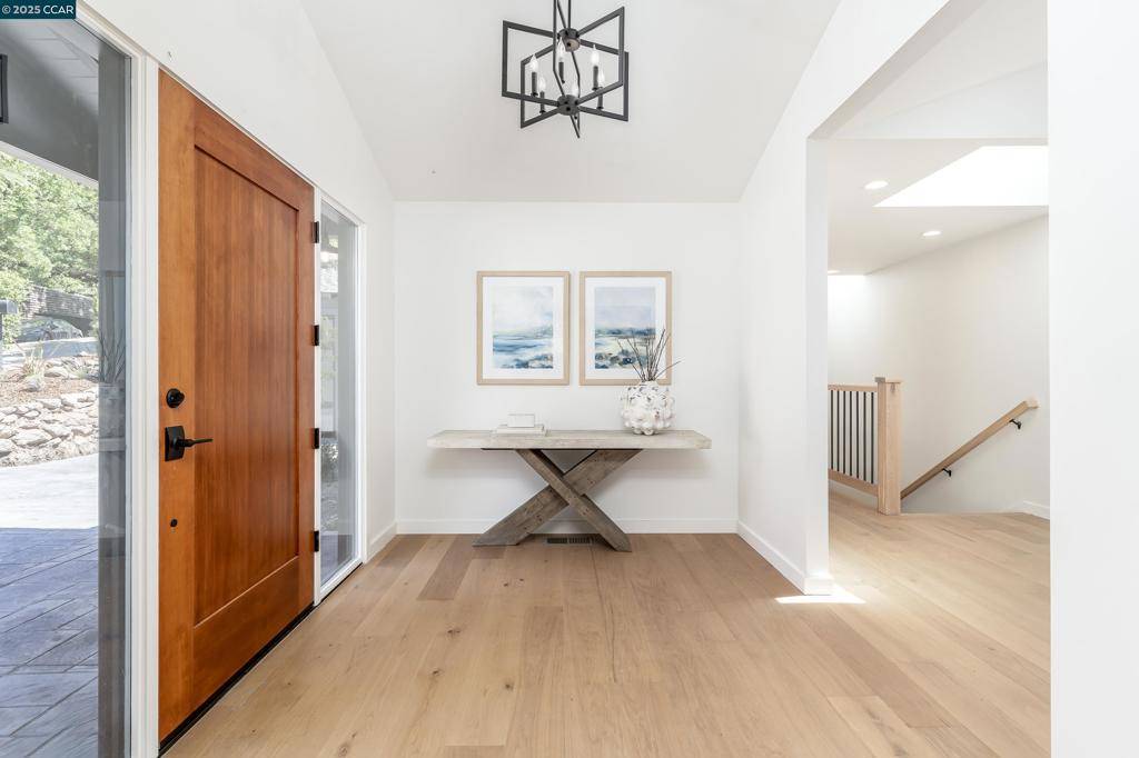 Orinda, CA 94563,9 El Patio