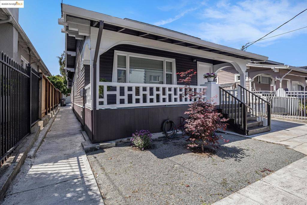 Oakland, CA 94608,879 45Th St