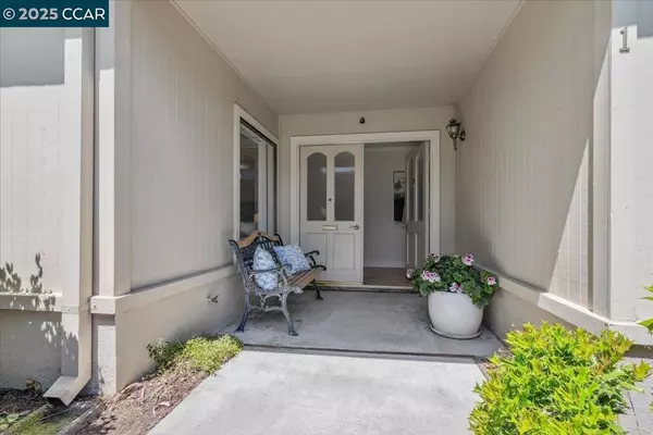 Walnut Creek, CA 94595,3201 Golden Rain Rd #1